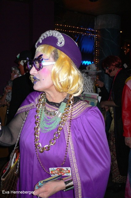 20113